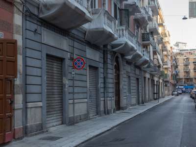 � il triste panorama a cui si assiste percorrendo le strade di San Pasquale "vecchia", storico rione barese a sud del centro di Bari